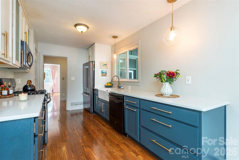420 Old Haw Creek Rd, Asheville, NC 28805