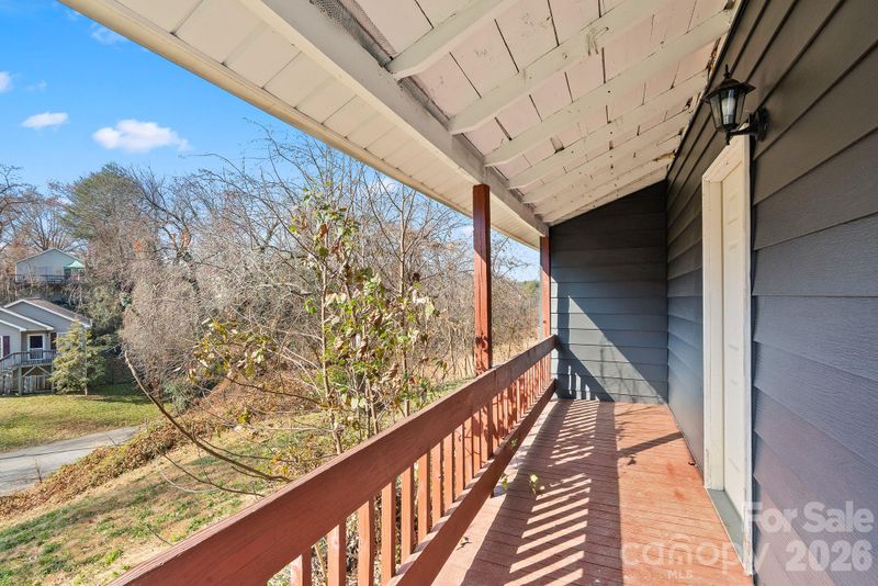 2 Worley Pl, Asheville, NC 28806