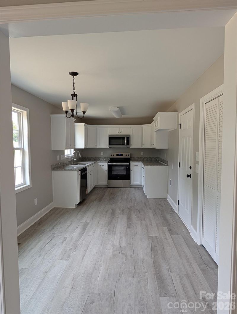 2746 Magnolia St, Conover, NC 28613