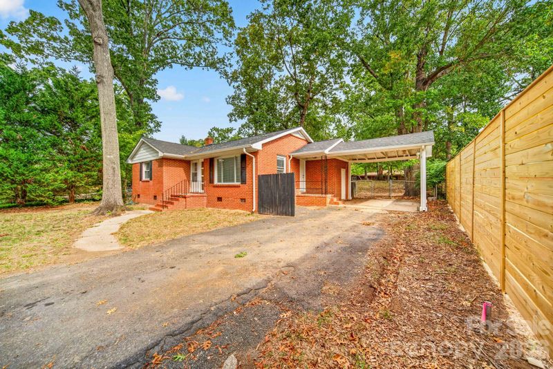 706 Brian Cir, Pineville, NC 28134