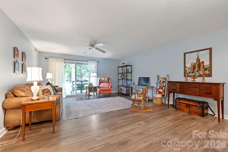 8303 Meadow Lakes Dr, Charlotte, NC 28210