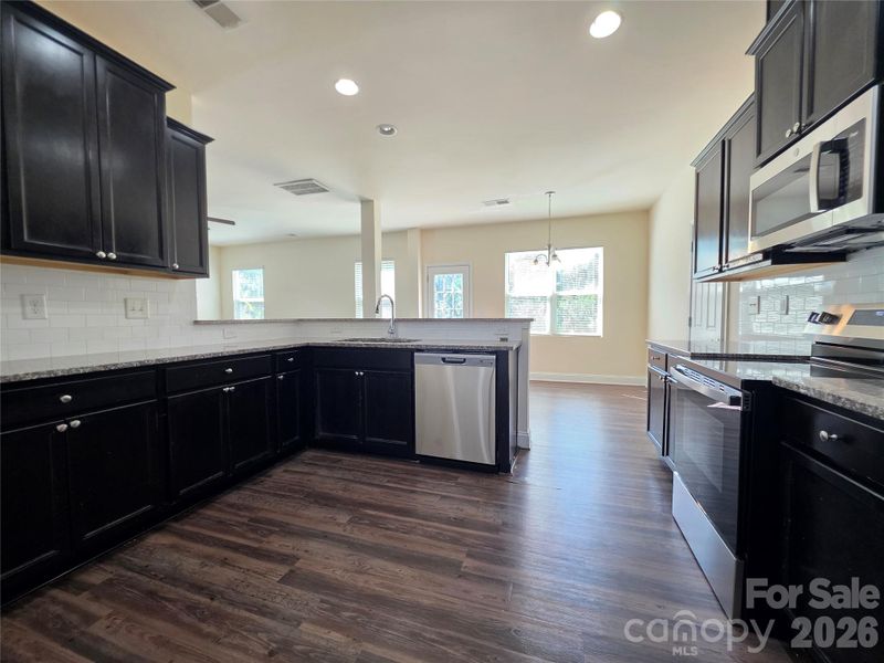 104 Sassafras Rd, Mooresville, NC 28115