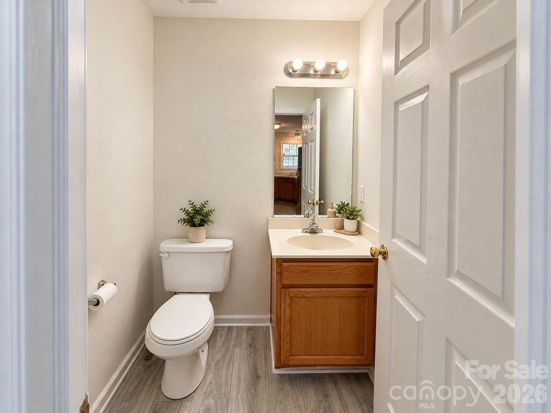 1911 Flushing Ct, Charlotte, NC 28215