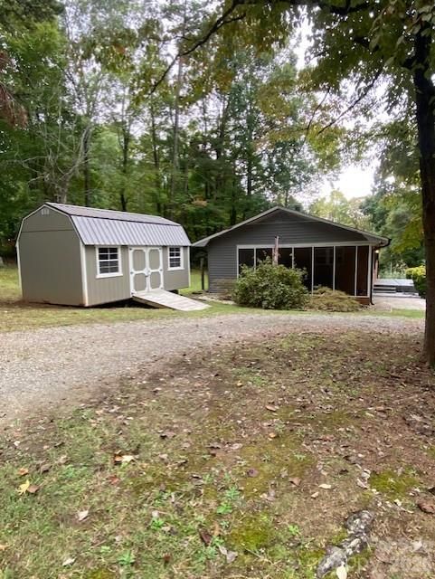 928 Blacksnake Rd, Stanley, NC 28164