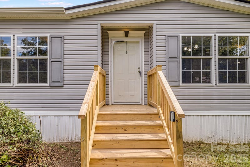242 Flat Creek Rd, Black Mountain, NC 28711