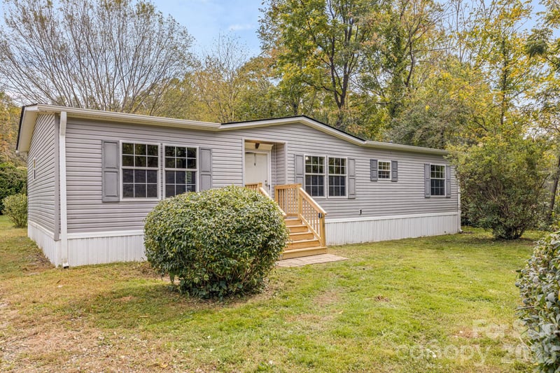 242 Flat Creek Rd, Black Mountain, NC 28711