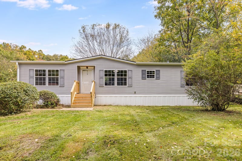 242 Flat Creek Rd, Black Mountain, NC 28711