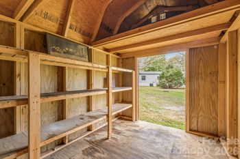 242 Flat Creek Rd, Black Mountain, NC 28711