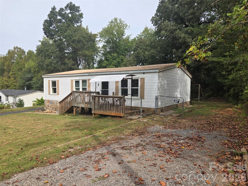 1127 Mcree Heights Cir, Newton, NC 28658
