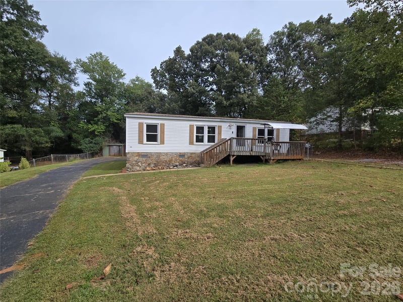 1127 Mcree Heights Cir, Newton, NC 28658
