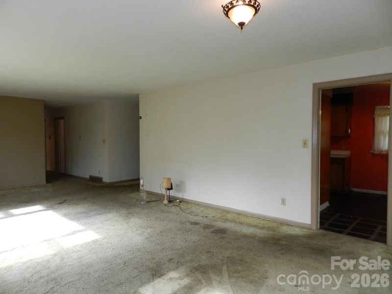 25 Chateau Pl, Asheville, NC 28805