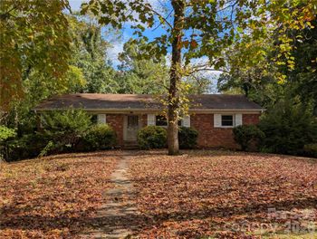 25 Chateau Pl, Asheville, NC 28805