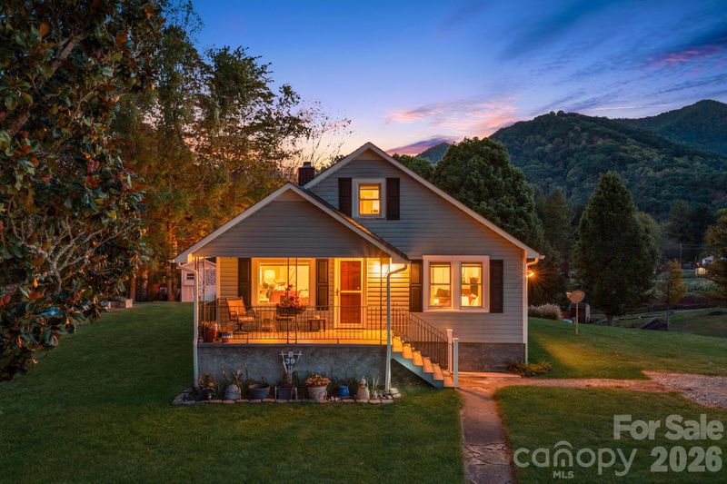 39 Brown Cove Rd, Clyde, NC 28721