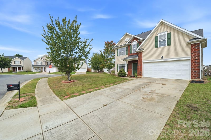 16342 Hayfield Rd, Charlotte, NC 28213