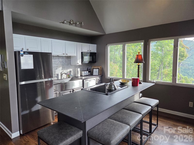98 Maple Forest Rd, Fairview, NC 28730