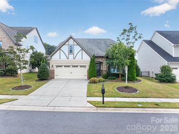 17511 Austins Creek Dr, Charlotte, NC 28278