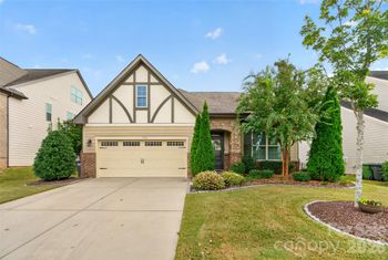 17511 Austins Creek Dr, Charlotte, NC 28278