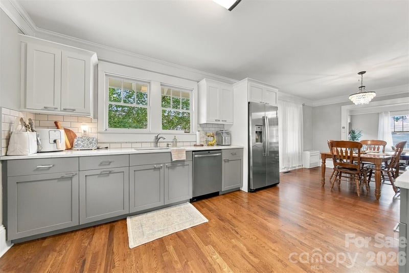 1339 5th St NE, Hickory, NC 28601