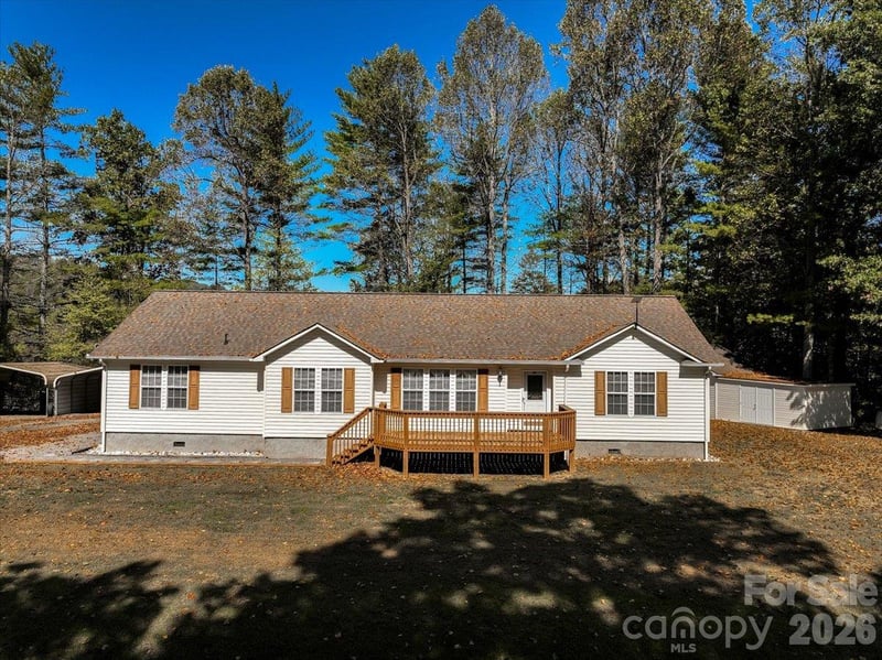 59 Higher Ground Ln, Burnsville, NC 28714