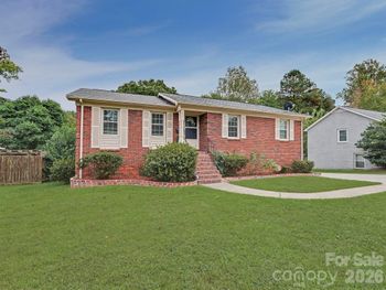 3931 Irvington Dr, Charlotte, NC 28205