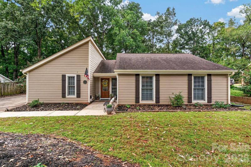 4506 Woods End Ln, Charlotte, NC 28277