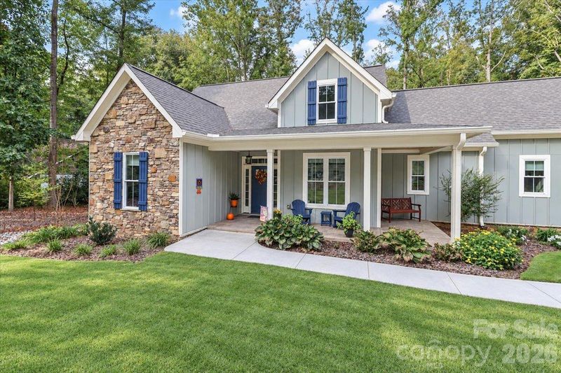 618 Saint Cloud Dr, Statesville, NC 28625