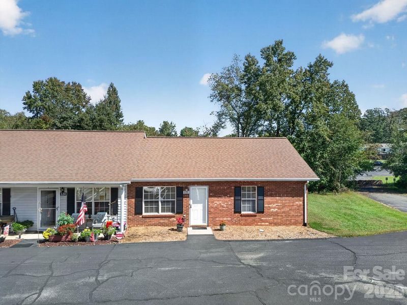 122 24th St NW, Hickory, NC 28601