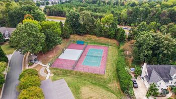 16516 Riverpointe Dr, Charlotte, NC 28278