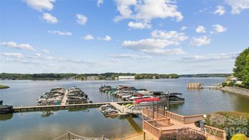 16516 Riverpointe Dr, Charlotte, NC 28278