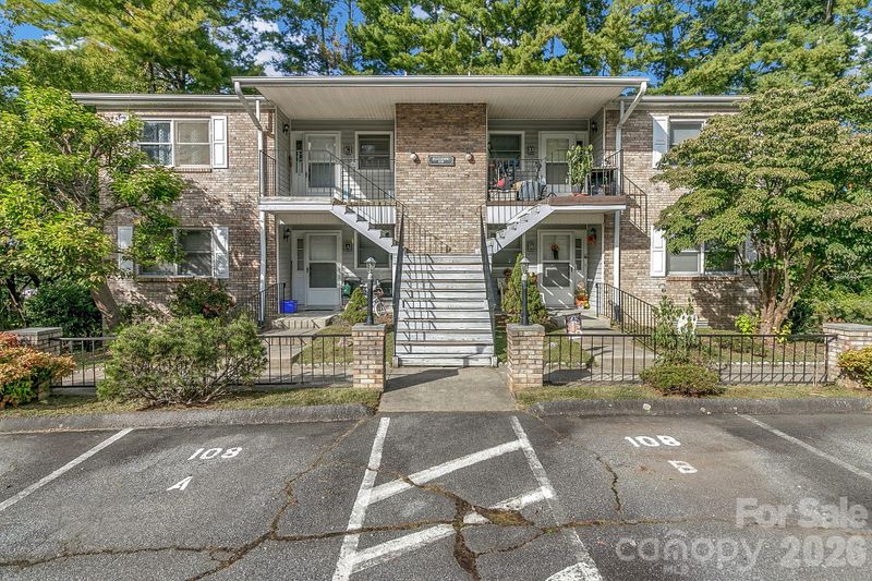 108 Meadow Park Ln #C, Hendersonville, NC 28792
