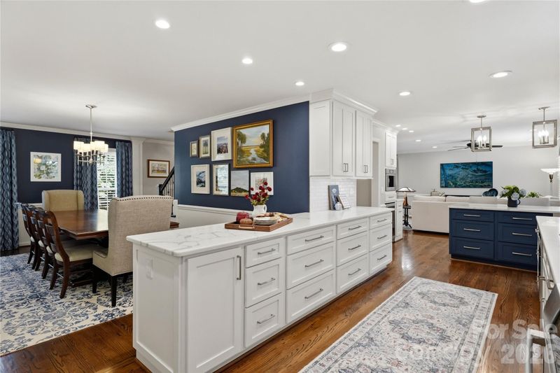1249 Ashley Creek Dr, Matthews, NC 28105