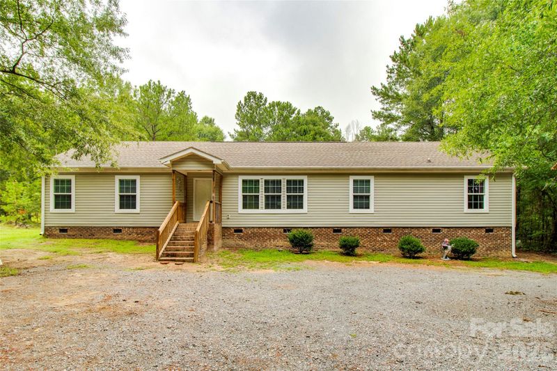 635 Monticello Rd, Lancaster, SC 29720