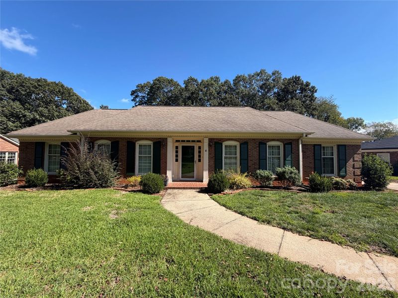 520 King Edward Rd, Charlotte, NC 28211