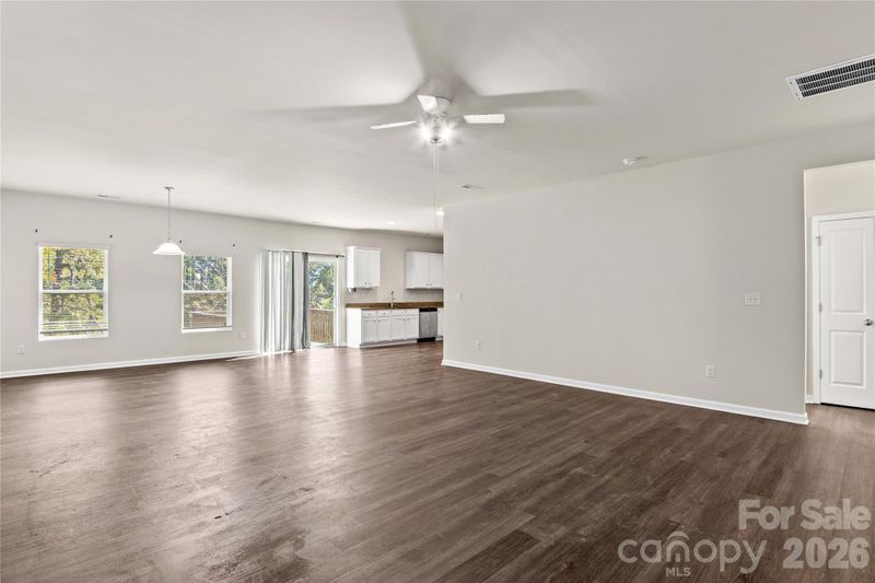 133 Sandtrap Dr, Statesville, NC 28677