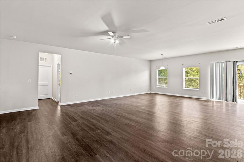 133 Sandtrap Dr, Statesville, NC 28677