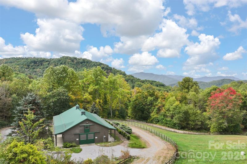 45 Smoke Vine Trl, Clyde, NC 28721