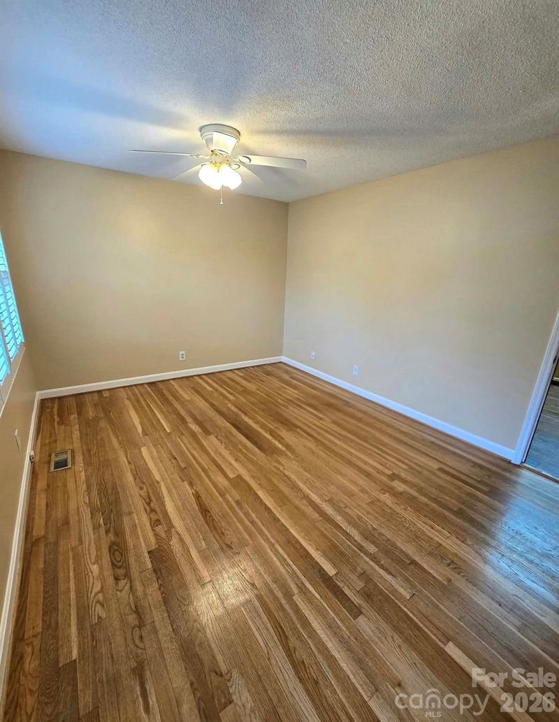 4107 Windwood Dr, Gastonia, NC 28056