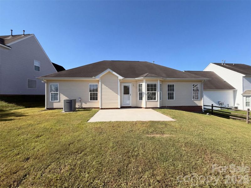 11344 Pointer Ridge Dr, Charlotte, NC 28214