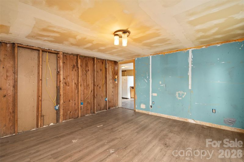 75 Travis St, Clyde, NC 28721