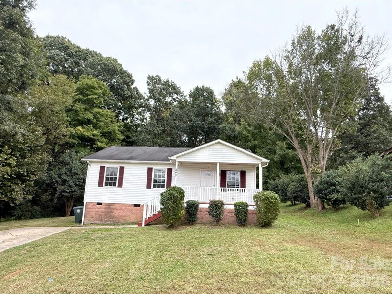 409 Skyline Dr, Salisbury, NC 28146