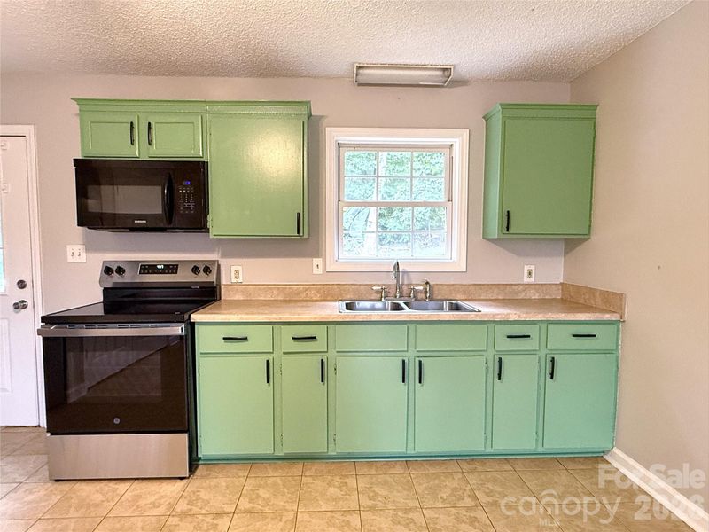 409 Skyline Dr, Salisbury, NC 28146