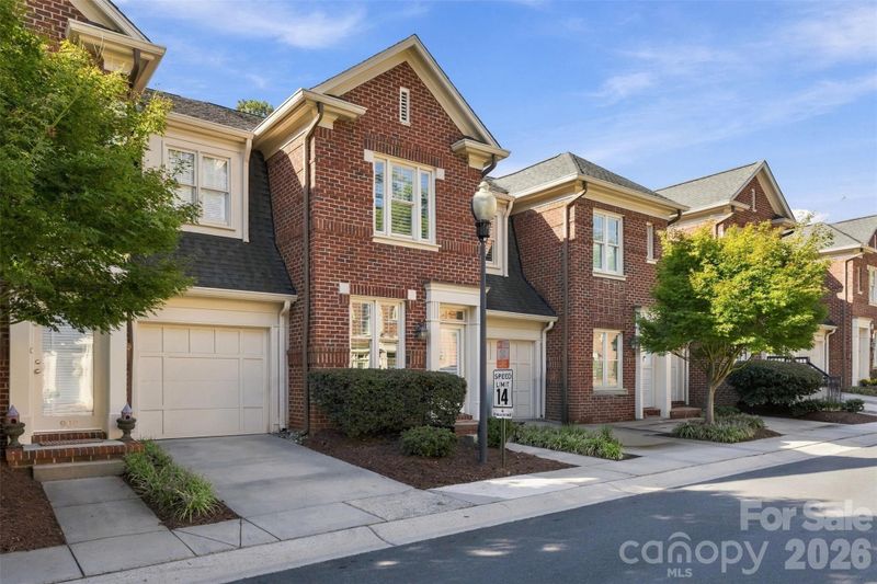 976 Park Slope Dr, Charlotte, NC 28209