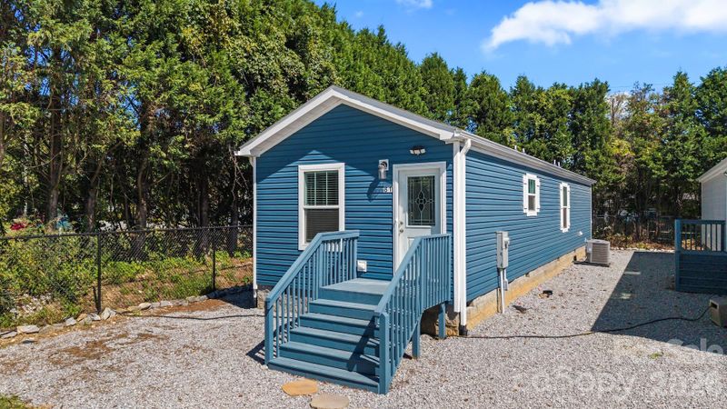 81 Yuken Pl, Hendersonville, NC 28792