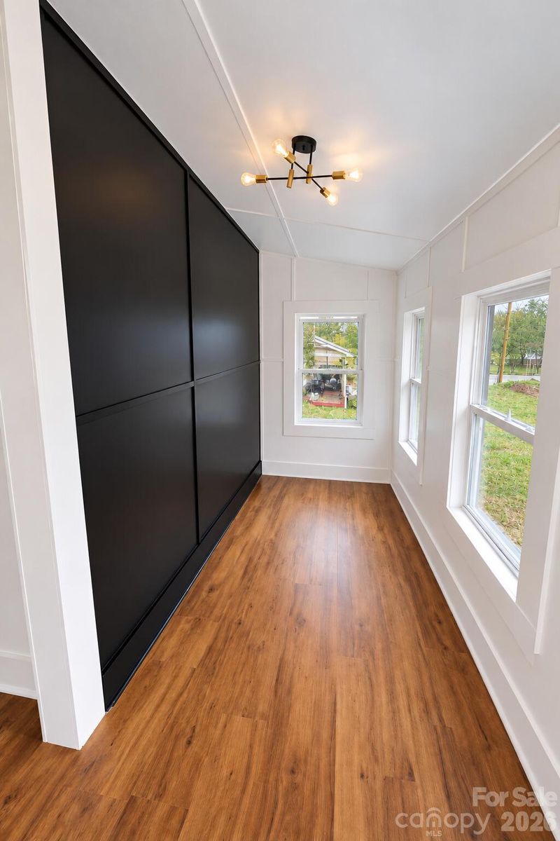 105 E Hartford Ave, Bessemer City, NC 28016