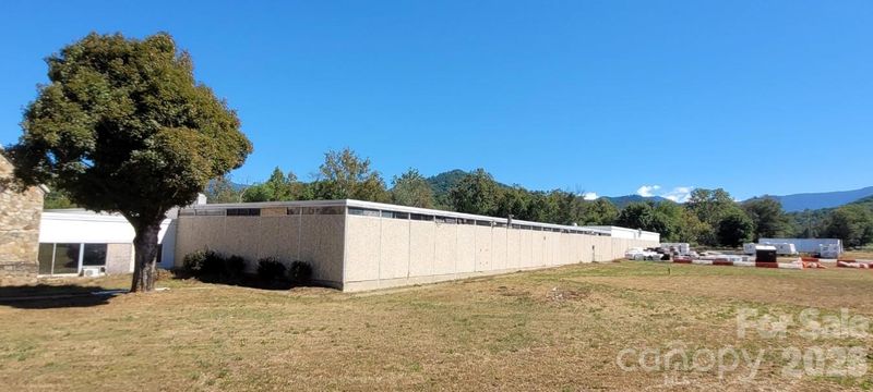 30 Paint Fork Rd E, Barnardsville, NC 28709