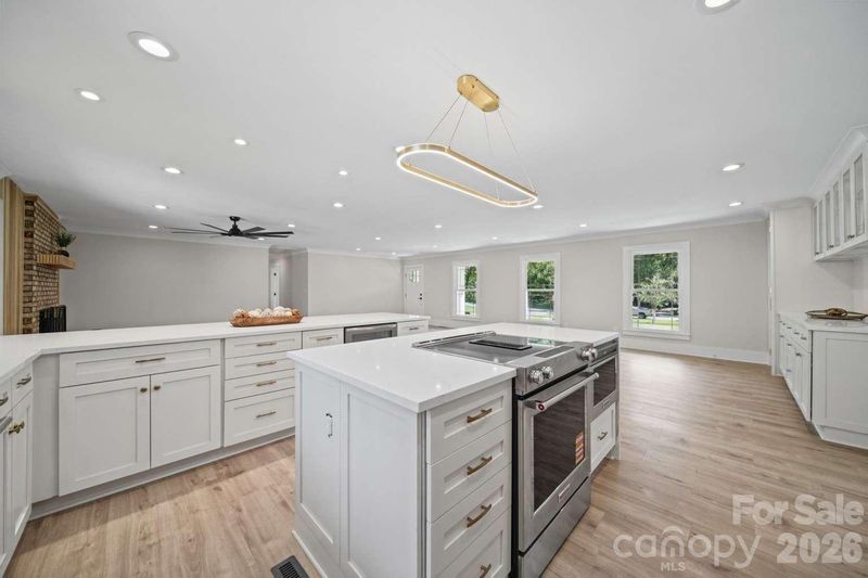 7301 Pine Lake Ln, Mint Hill, NC 28227