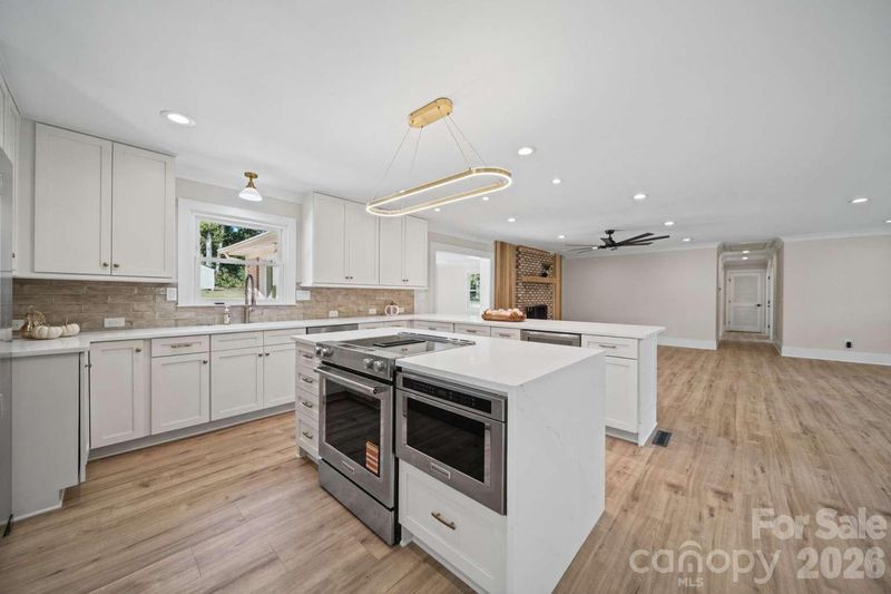 7301 Pine Lake Ln, Mint Hill, NC 28227