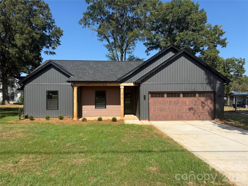 212 Bethpage Rd, Kannapolis, NC 28081