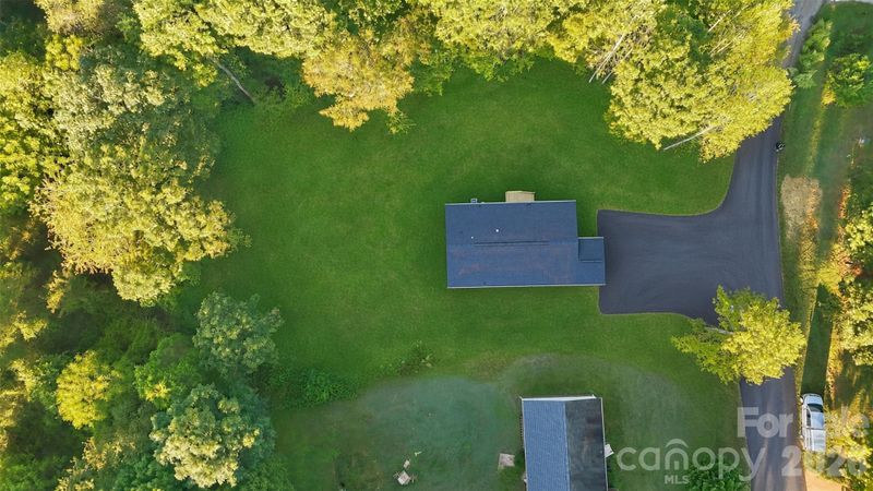 189 Village Point Dr, Statesville, NC 28625