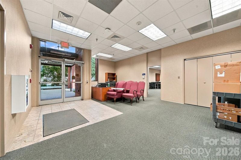 1990 Main Ave SE, Hickory, NC 28602